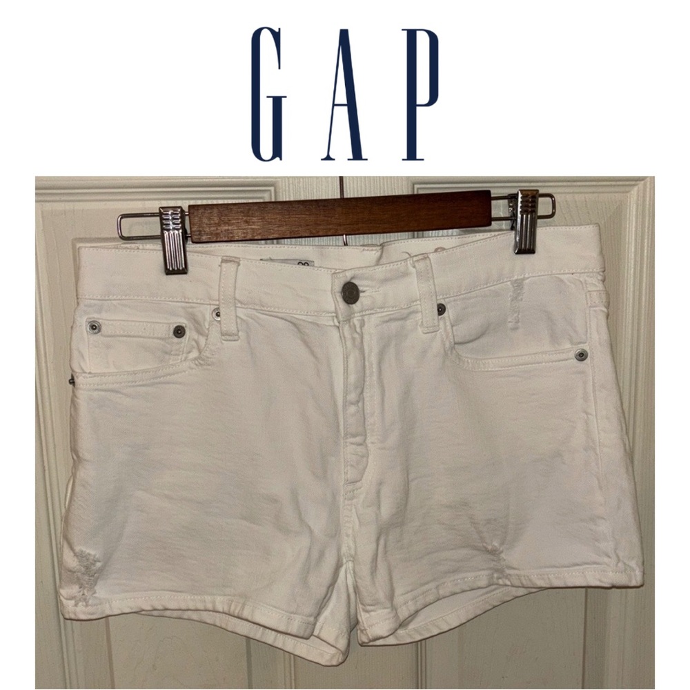 GAP 1969 White Denim Slim Shorts Lightly Distressed Size 28